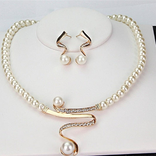 Collier en Perles Naturelles + Ensemble de Boucles d'Oreilles